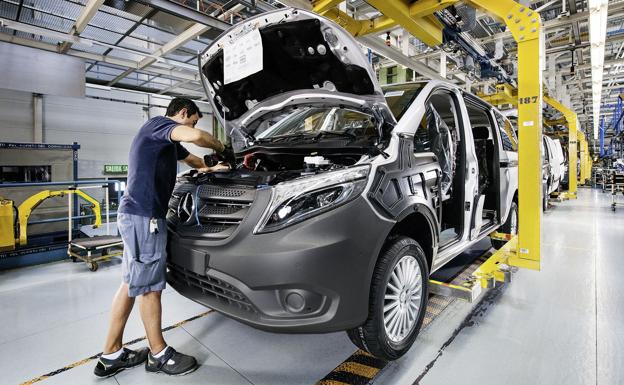 Mercedes recortará 100 millones en gastos de personal en la división de furgonetas - El Correo