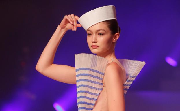 Jean Paul Gaultier convierte su 'funeral' en un repaso magistral moda | El Correo