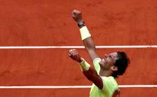 Ésta es la camiseta que se subasta de Nadal, con la que ganó Roland Garros en 2019./EFE