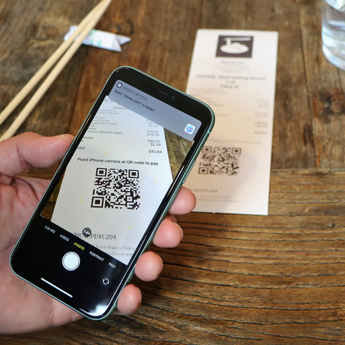 Adolescencia Simplificar dolor de cabeza Escaner códigos QR: cómo leerlos en bares y comercios con un móvil iPhone o  Android | El Correo