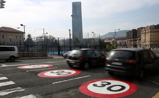 Las multas a las que te vas enfrentar desde el martes si superas los 30 km/h en Bilbao