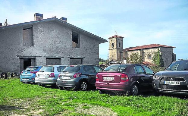 Una Invasion De Hasta 200 Coches En Pueblos De Apenas 30 Casas El Correo