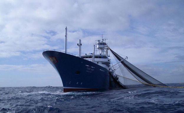 La flota atunera vasca, preocupada por el aumento de los piratas en el Golfo de Guinea