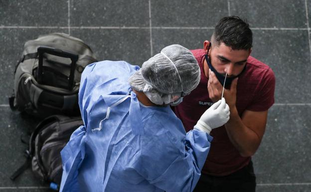 The peak of the third wave stabilizes in Euskadi with 1,020 infected waiting for it to begin to remit