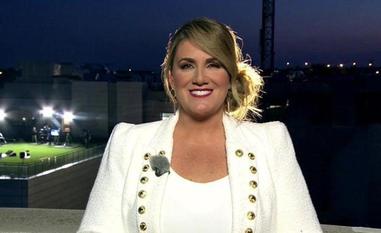 Las redes sociales cargan contra Carlota Corredera, la presentadora del documental de Rocío Carrasco