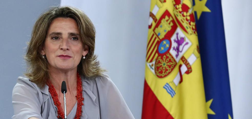 El Gobierno aprueba su plan para rebajar el recibo de la luz - Vimarsana News