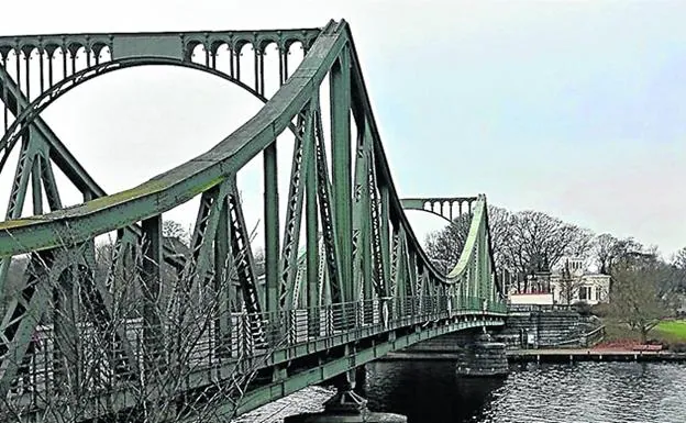 Glienicke Bridge, which links the Wannsee district of Berlin with Potsdam, the former residence of the Prussian kings. 