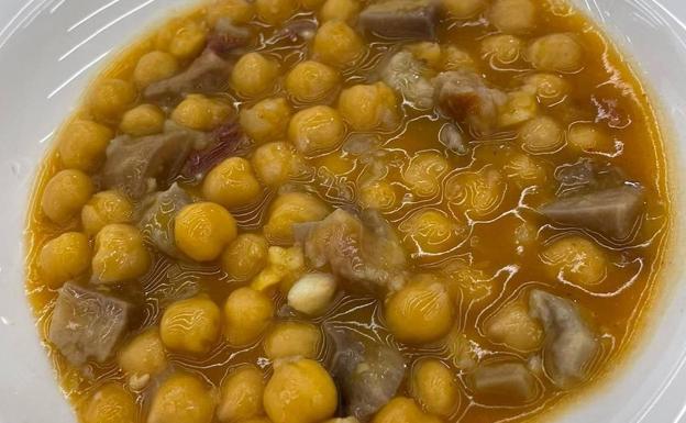 Garbanzos y jeta, tradición golosa de Ana Cuadrado (Rivas).