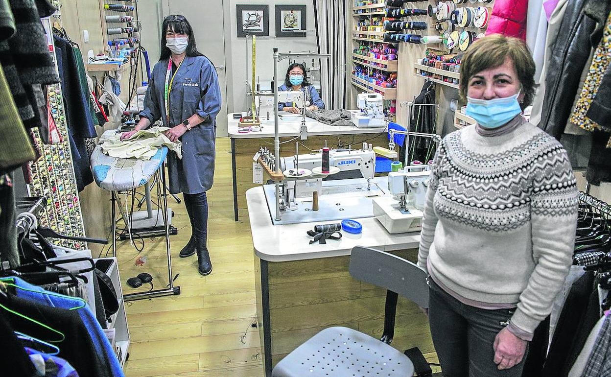 Agacharse itálico Evolucionar Las tiendas de arreglo de ropa viven un 'boom' en Bizkaia | El Correo
