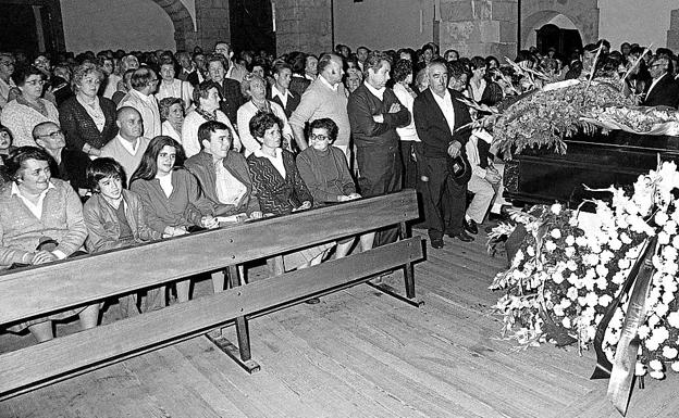 Funeral celebrado en Santurtzi por Rafael Vega, asesinado por ETA./
