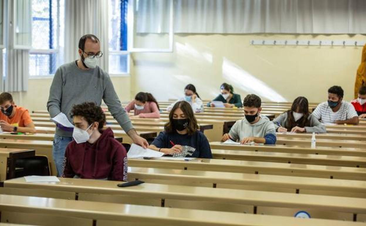 Mejor Universidad Para Estudiar Magisterio En España Educación quiere endurecer el acceso para ser profesor | El Correo