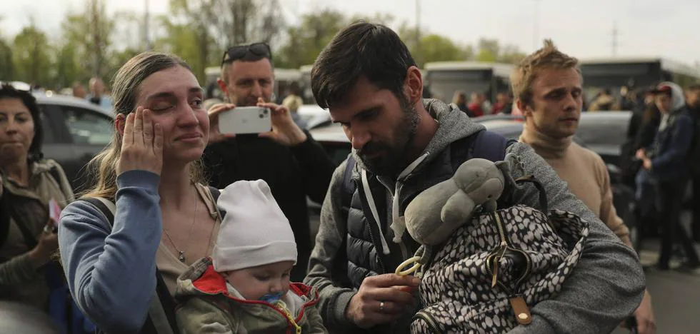 Zaporizhia welcomes evacuees from Azovstal