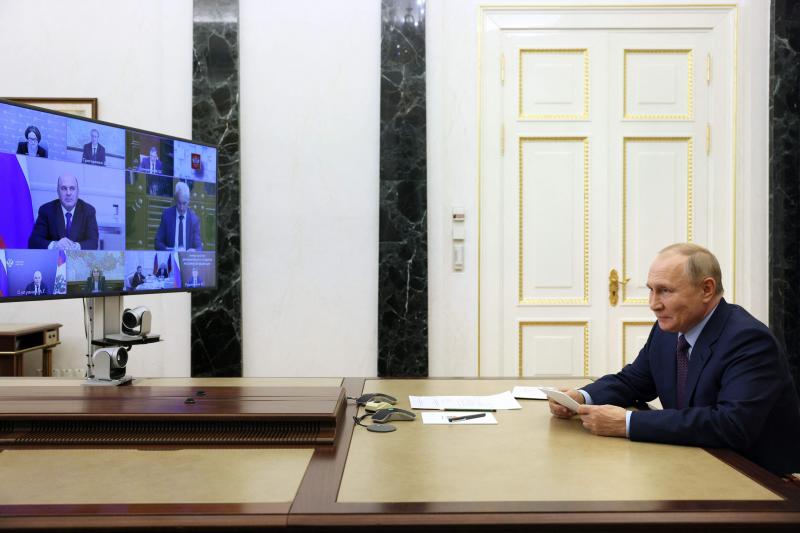 V ponedeljek je imel Putin videokonferenco z različnimi ruskimi gospodarskimi voditelji