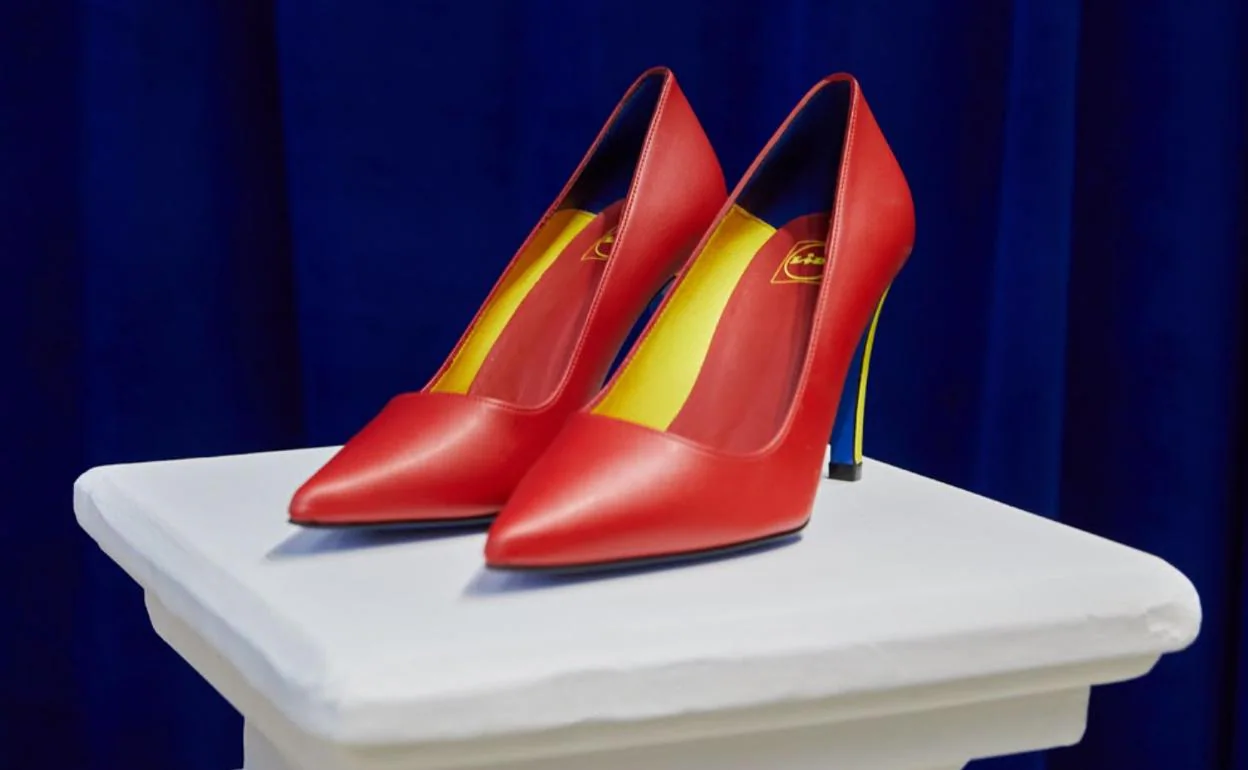 Zapatos de Lidl: Arrasan los zapatos de tacón de Lidl que lleva Carmen Lomana | El Correo