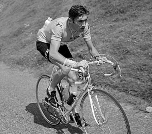 Cuando Eddy Merckx bajó a la tierra | El Correo